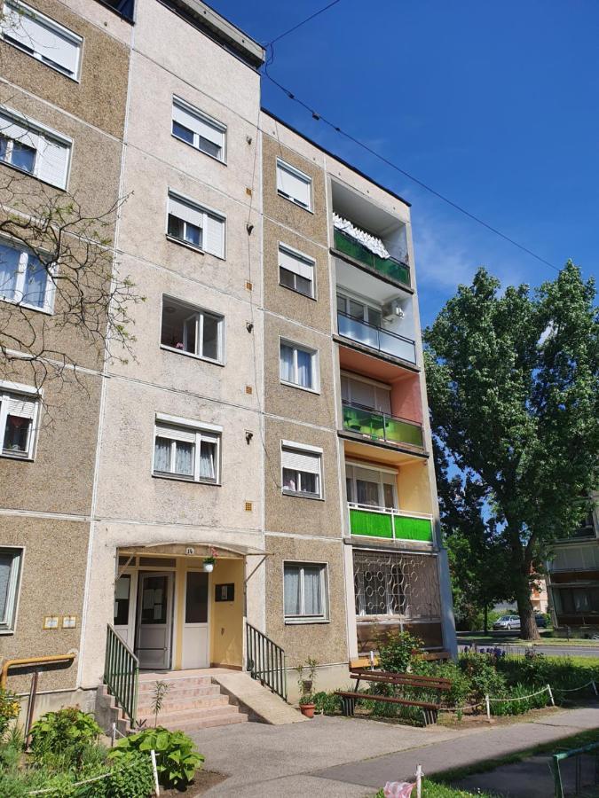 Mátrix apartman Apartamento Bekescsaba Exterior foto